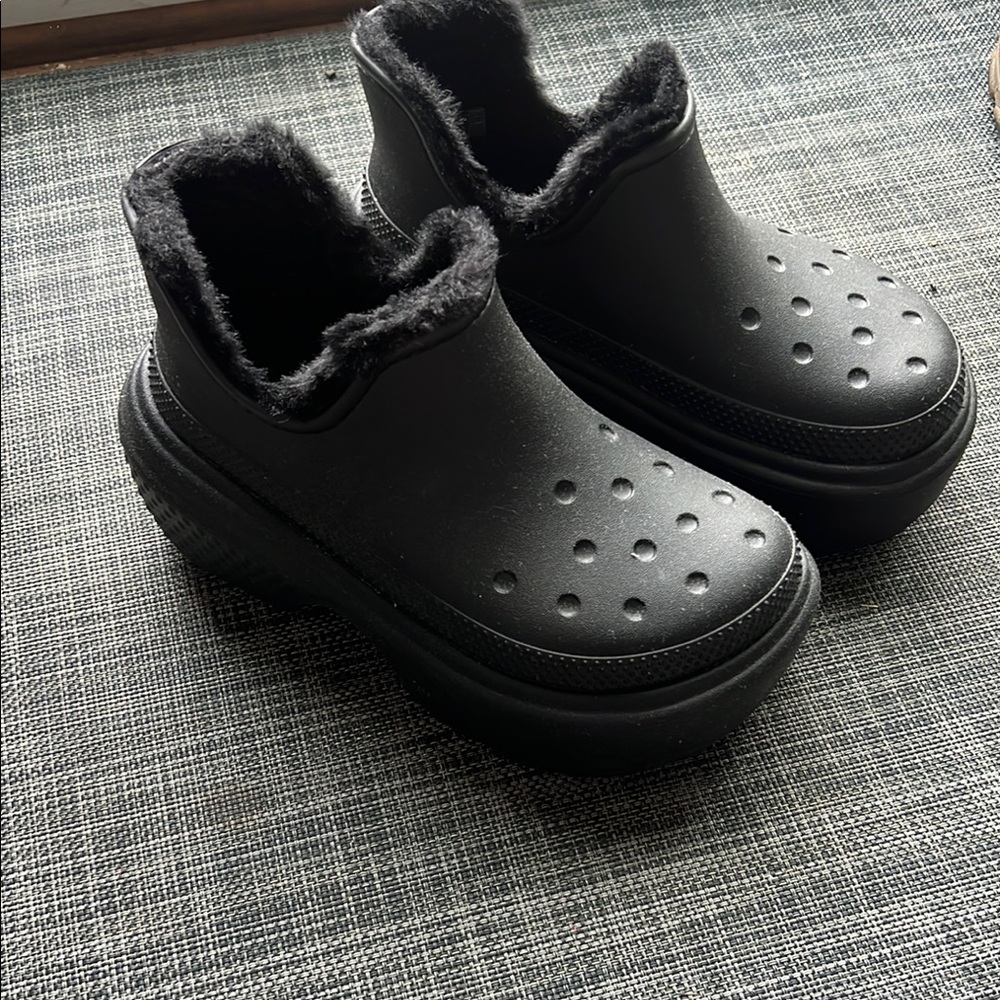 Black Ankle Boots with Fuzzy Lining and Sturdy Sole